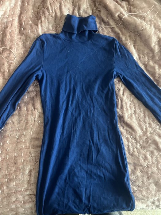 Синя дълга рокля