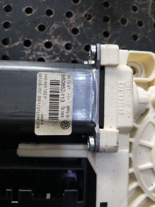 Motoras macara dreapta fata vw passat b6 3c 992729105 7746015005 1k0959792l f005s00296 980852113