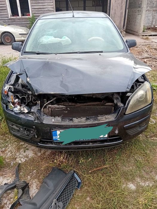 Vand Ford Focu 2 Hatshback avariat