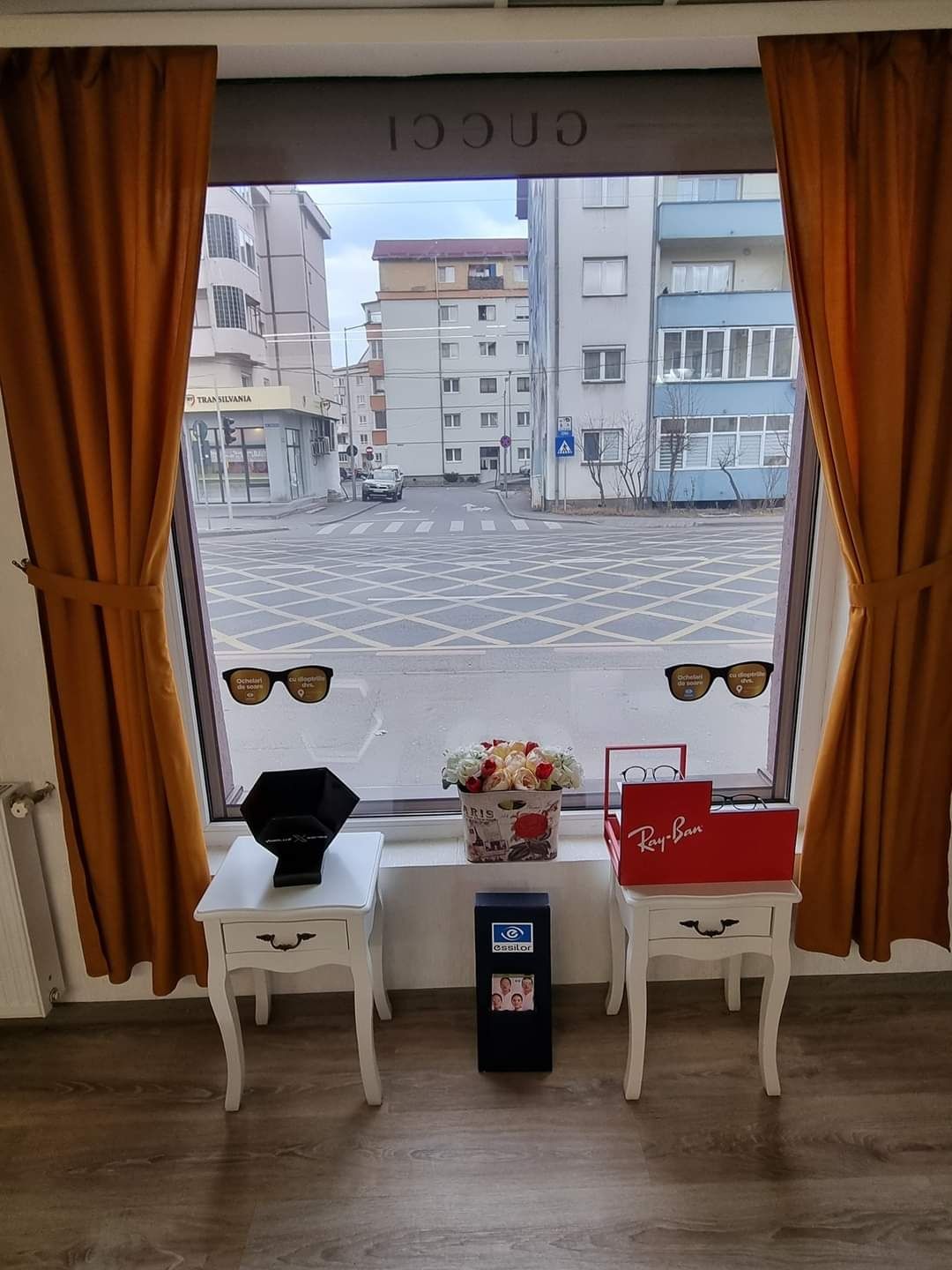 Mobilier optică medicală