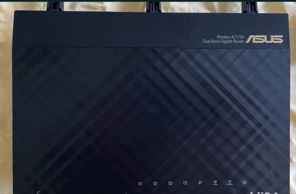 Router Asus RT-AC66U B1