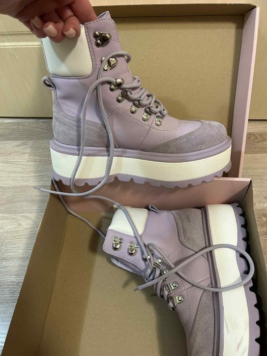 Боти  deezee. като нови