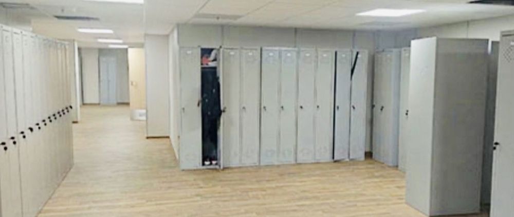 Шкафы для одежды и раздевалок.