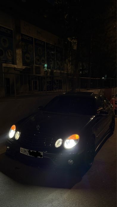 Mercedes benz w211 e63