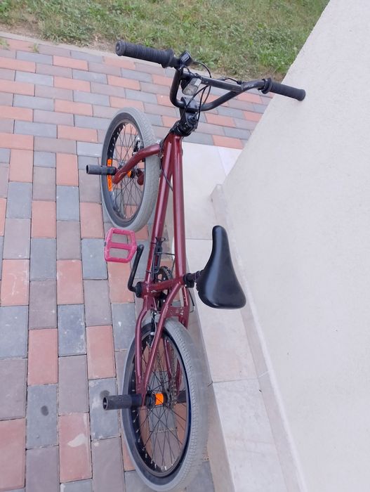 Vând bicicleta Btwin BMX