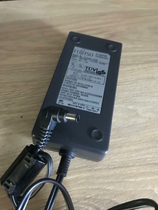 Incarcator laptop fujitsu AC01007-0390
