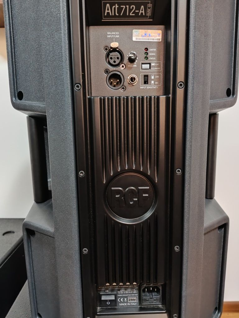 2 boxe RCF ART 712-A Mk 2 pentru formații dj conferințe biserici