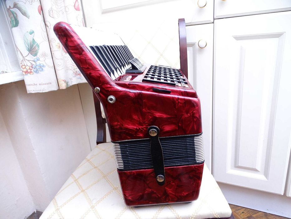 Акордеон Велтмайстер Стела 60 баса