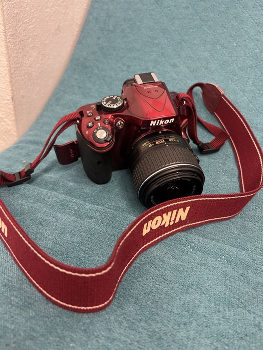 Camera foto Nikon D5200 Limited Edition (red body) + Obiectiv