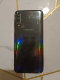 Samsung A50 в хорошем состоянии