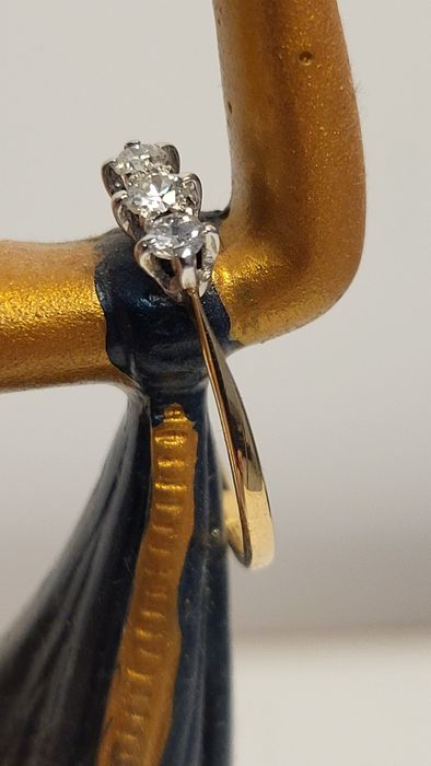 Inel aur, 3 diamante naturale, 18k