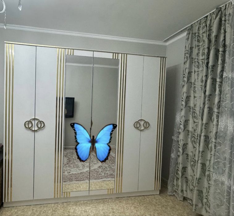 Продам большой шкаф