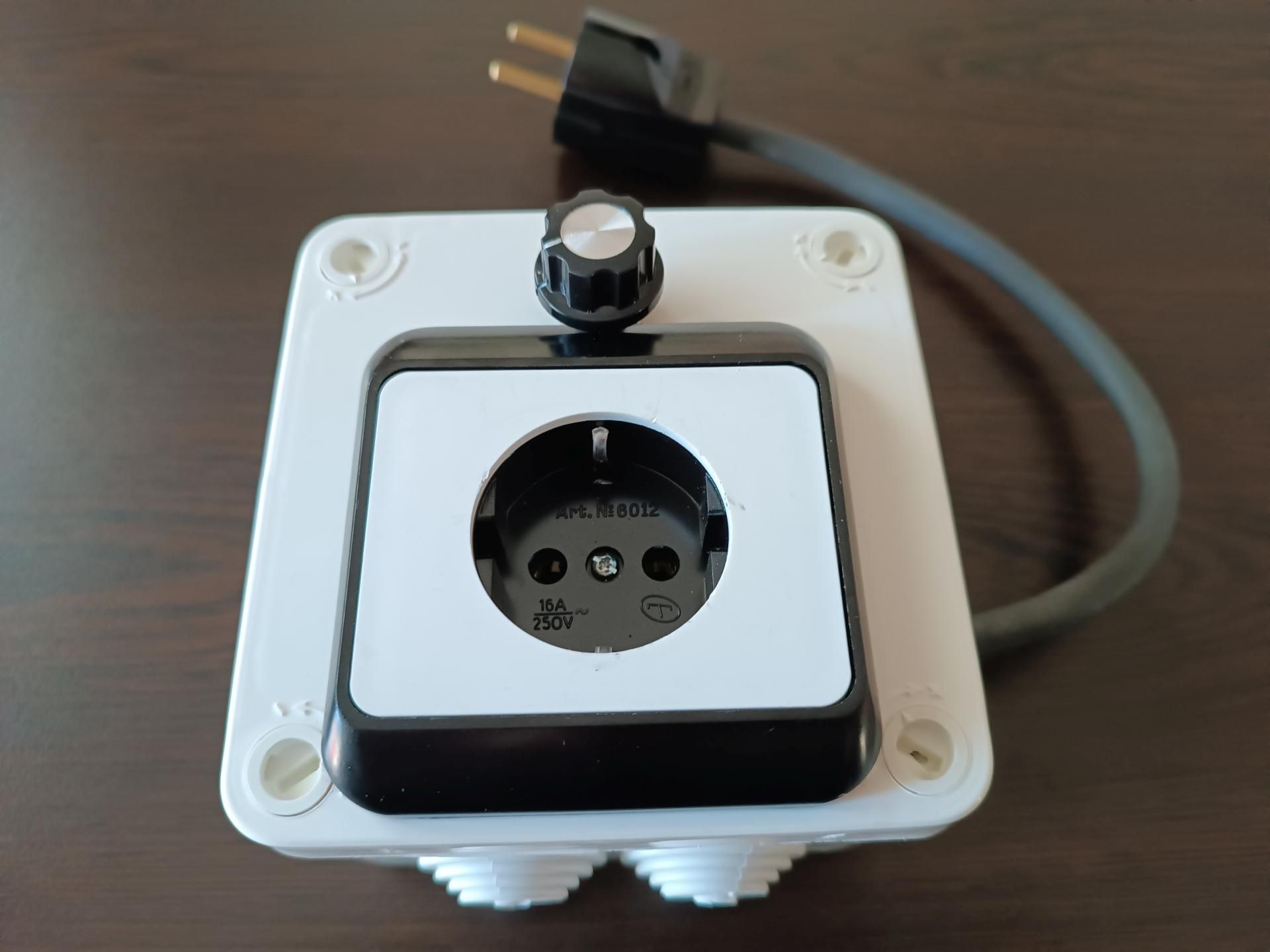 Регулатори на Обороти за Ел. Двигатели до 4 000 W / 230 VAC