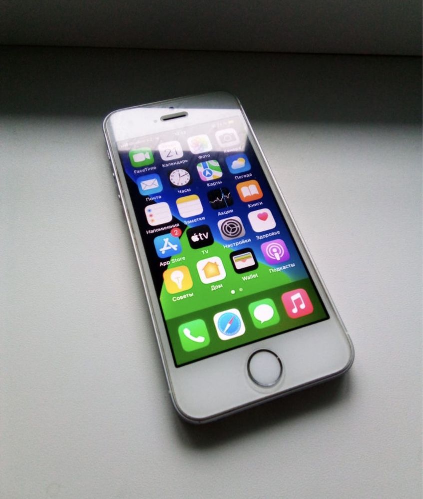 iPhone SE 2016 1-поколение