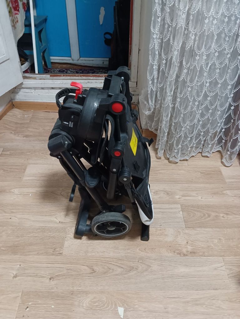 продам коляску для прогулки