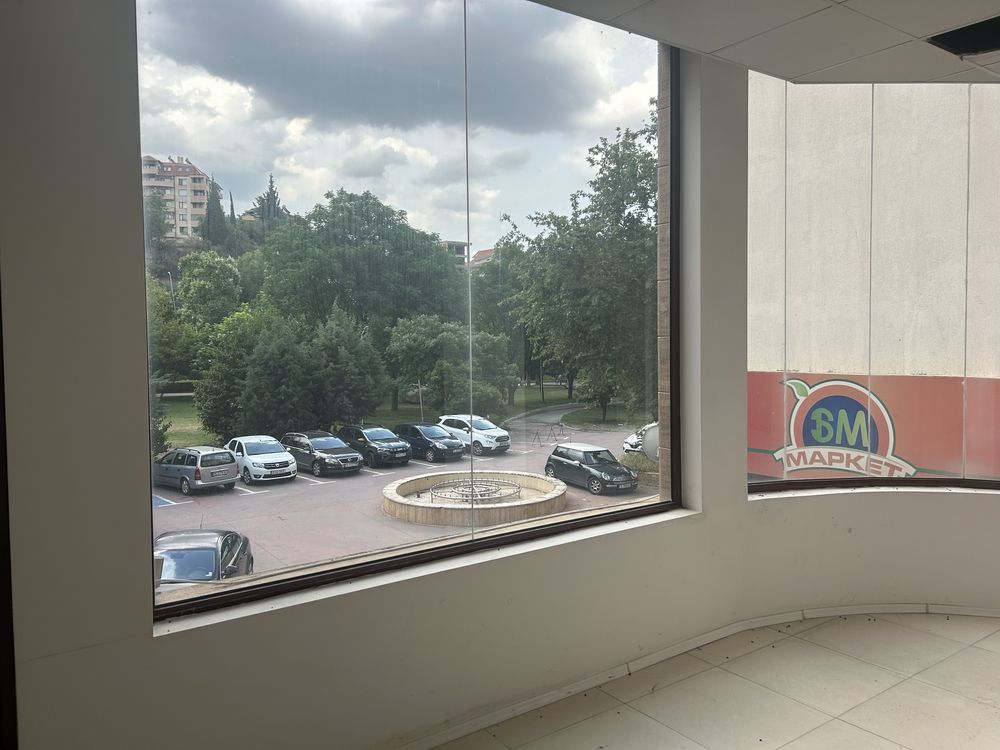 Продавам търговско помещение в Сандански