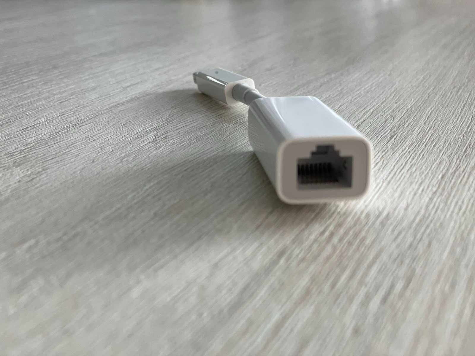 Apple Thunderbolt към Gigabit Ethernet адаптер