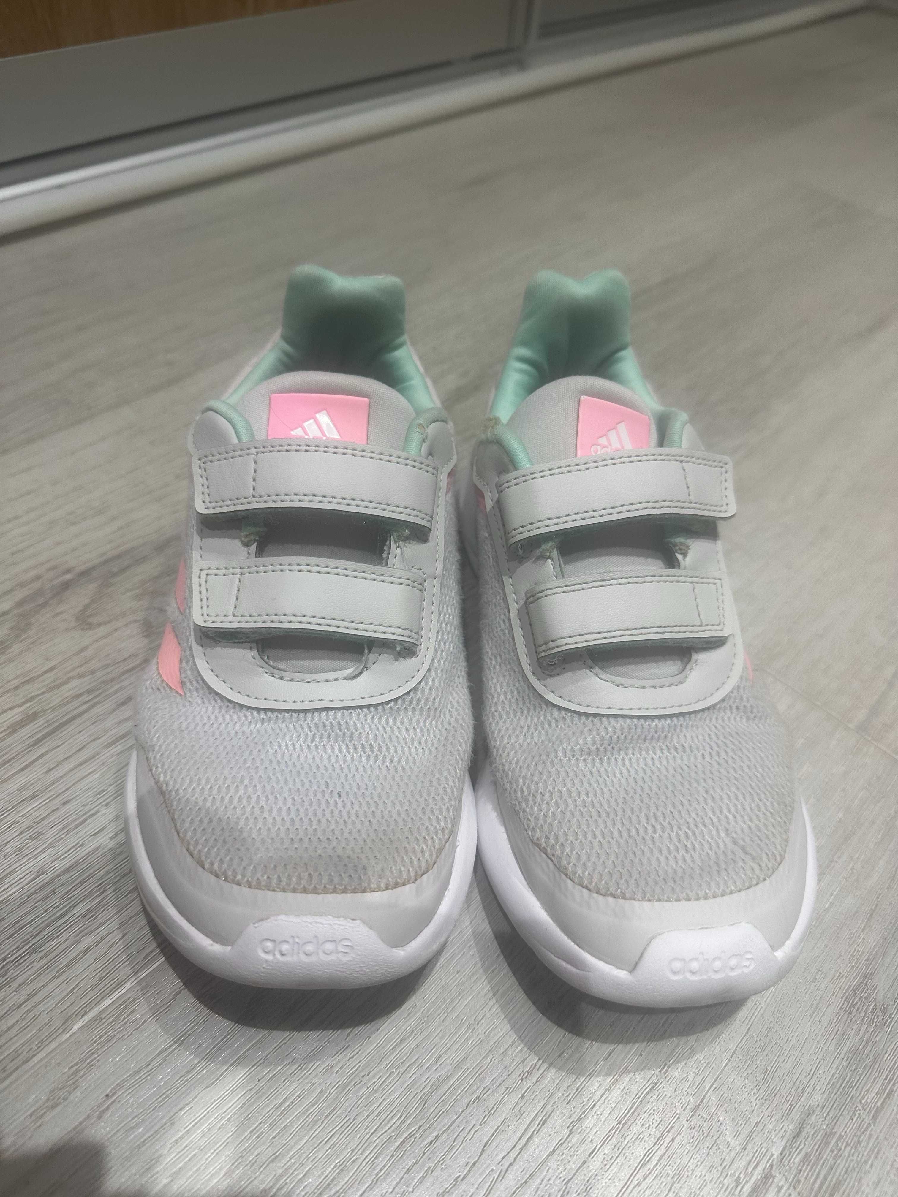 Детски маратонки Adidas номер 35