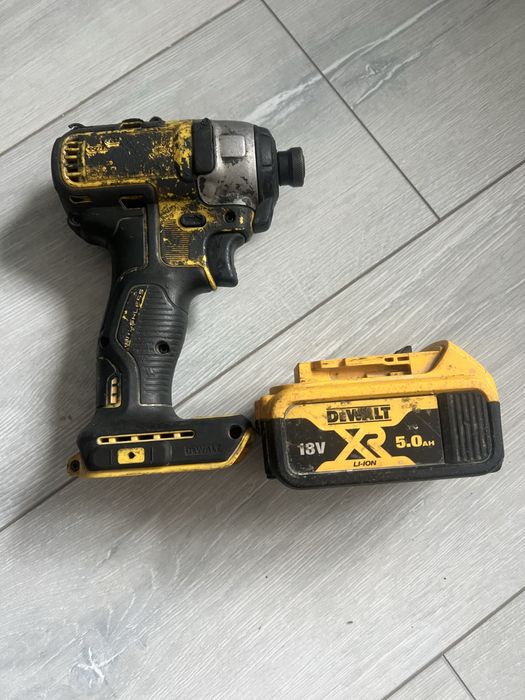 Bormașina DEWALT Originala