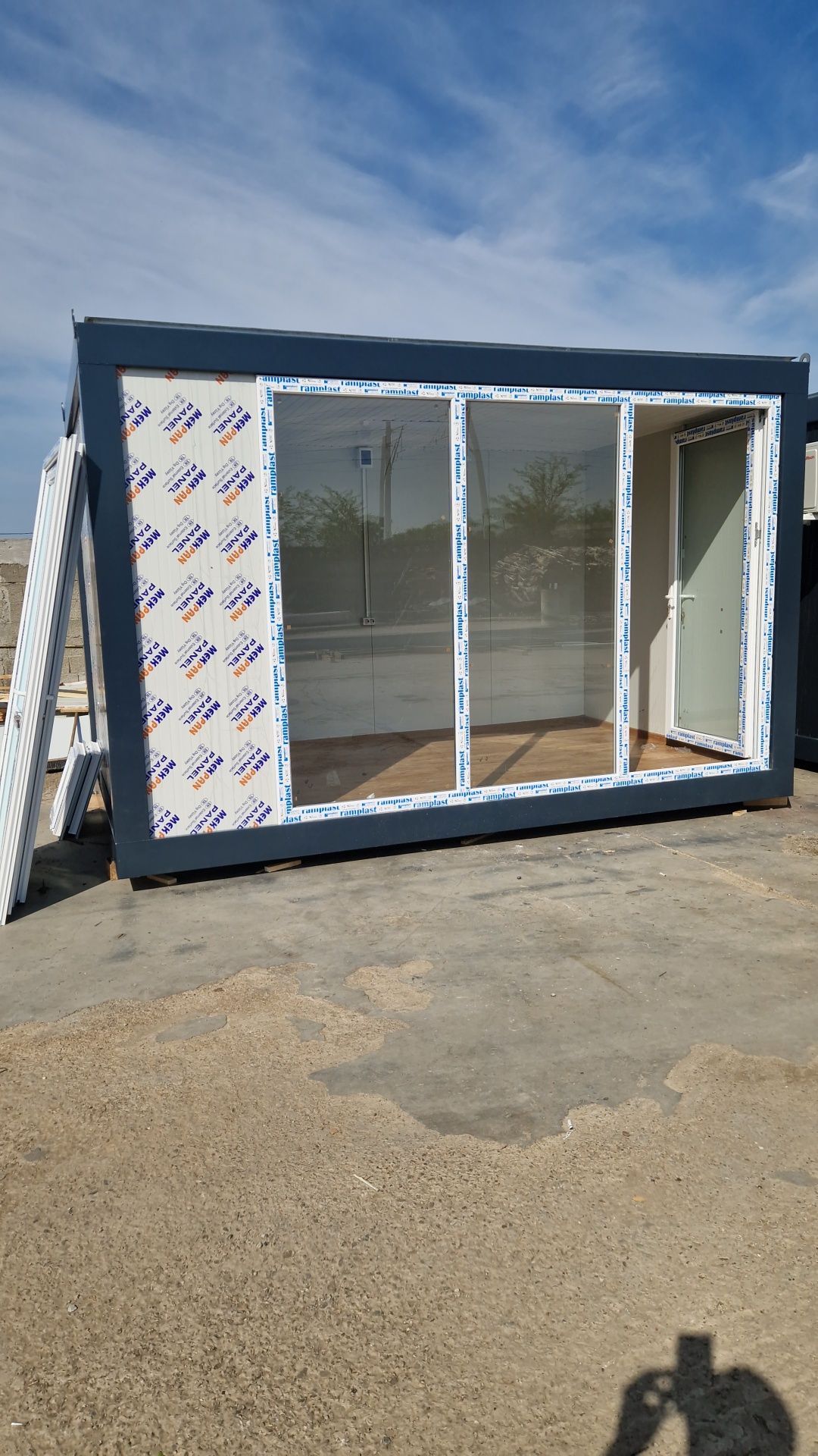 Vând containere modulare birou cafenea vestiar orice model