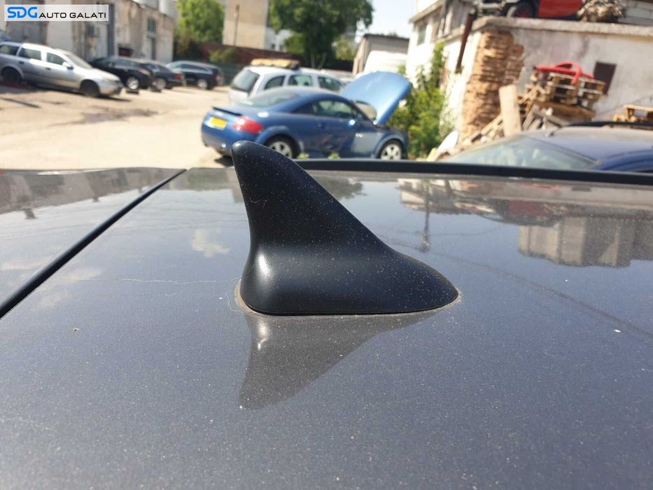 Antena Radio Tip Rechin Shark pentru modelele cu Navigatie Opel Astra J 2009 - 2015