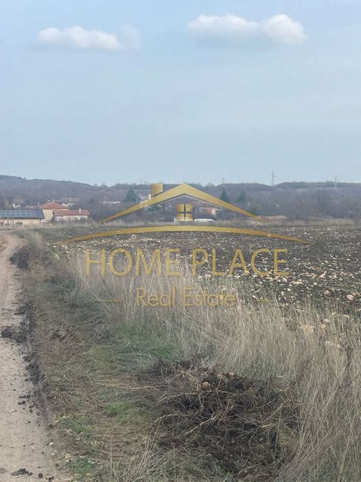 Поземлен имот в района на Виница