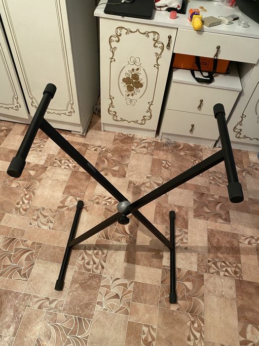 Стойка для клавишных инструментов