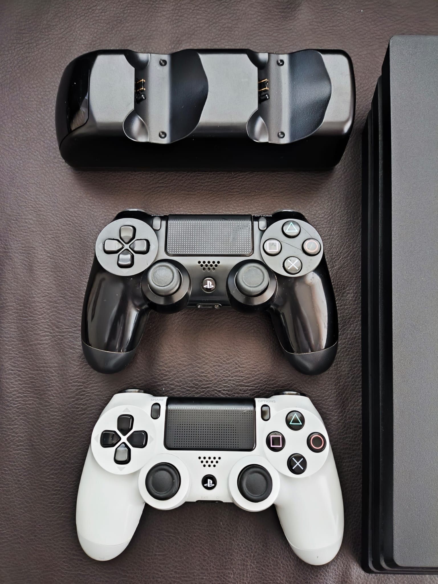 PlayStation 4 Pro CUH-7016B | 2TB SSD Intenso | 2 джойстика |