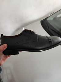 Чисто нови мъжки обувки
