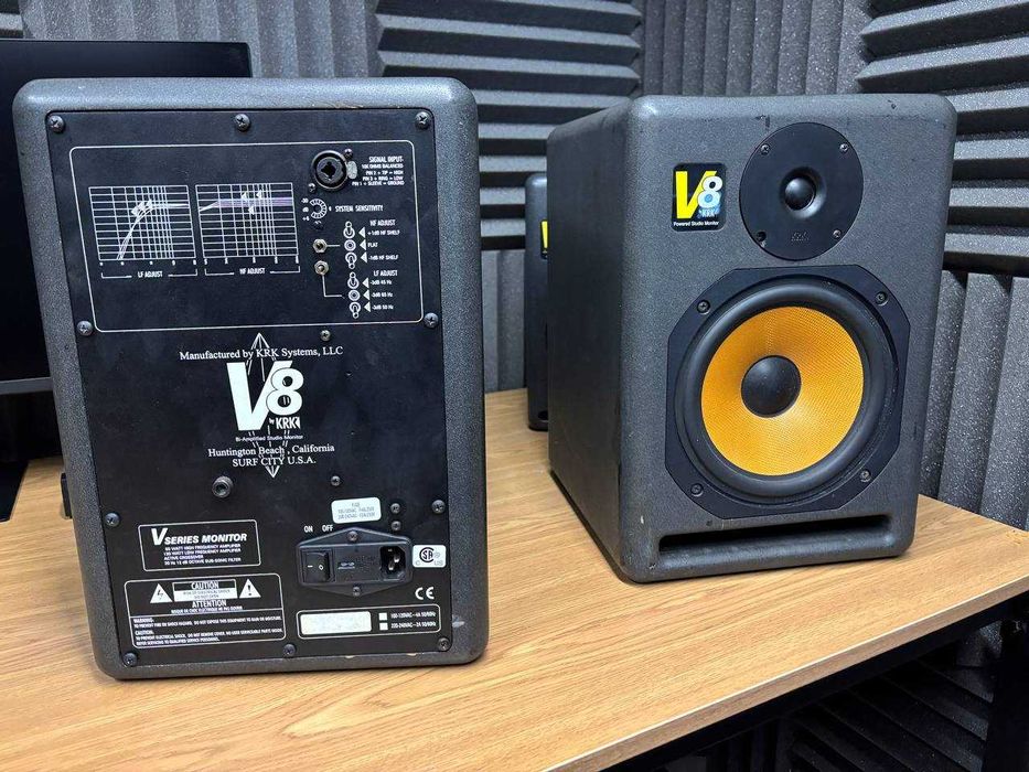 Распродажа студийных мониторов KRK-V8