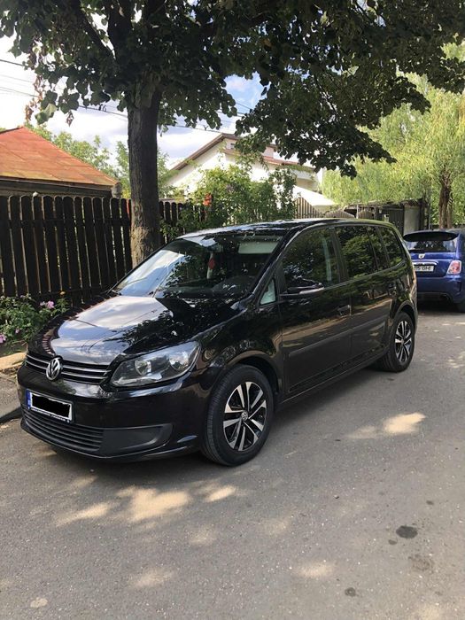 Vând Volkswagen Touran