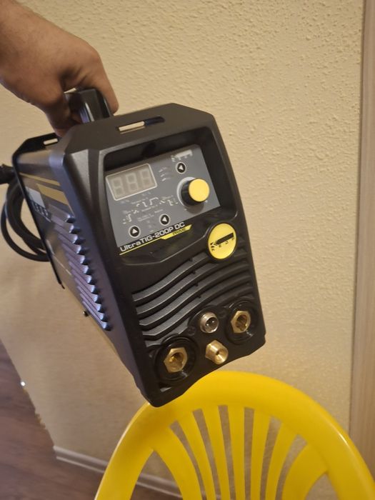 Сварочный и аргонивий аппарат кедр 200ампер