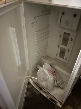 Продам холодильник на разбор