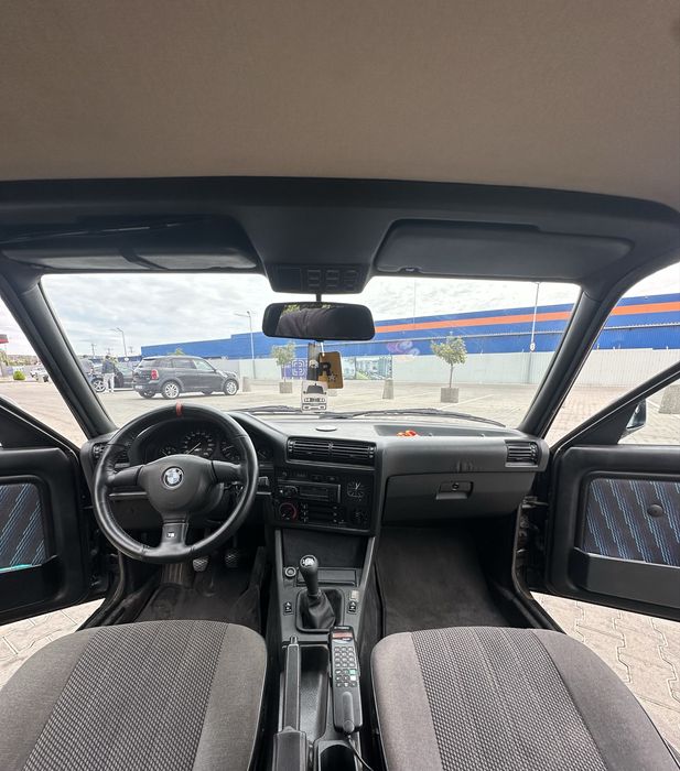 BMW Seria 3 E30 Sedan 320i