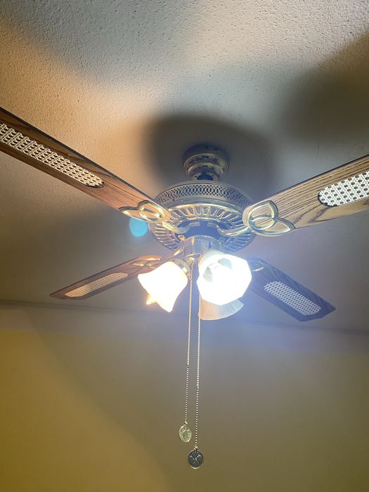 Lustra cu ventilator