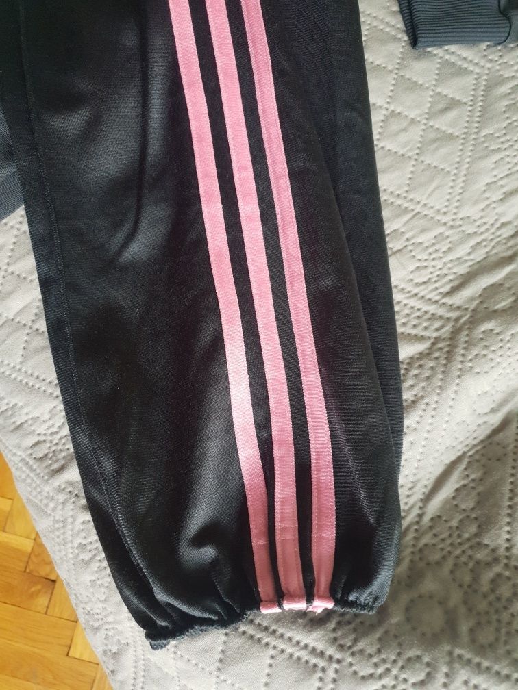 Adidas анцунг екип