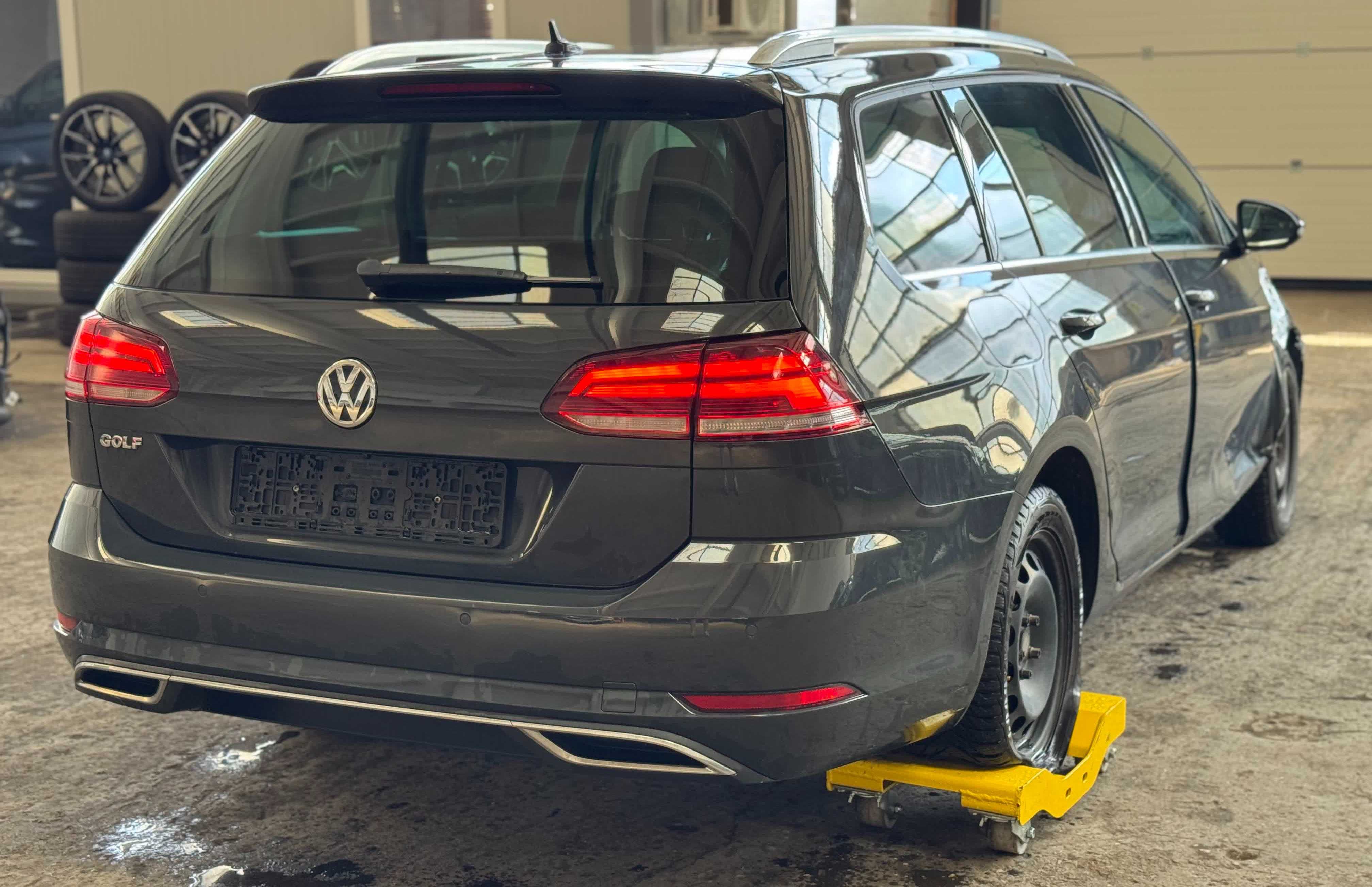 Volkswagen Golf avariat