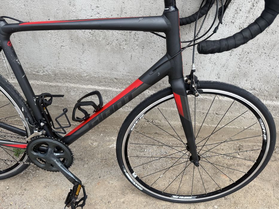 Giant cursuiera tiagra