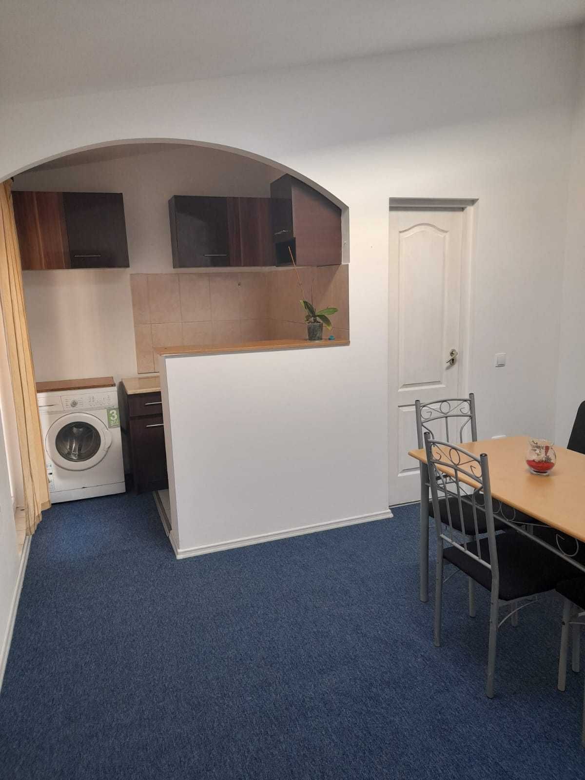 Inchiriez apartament cu doua camere in zona Dambovita