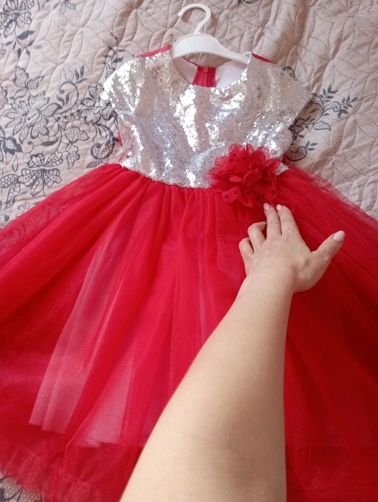 Платье.                               .