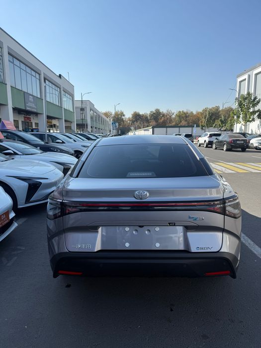 Toyota BZ3 электро