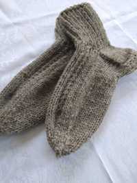 Вълнени чорапи с плетеница