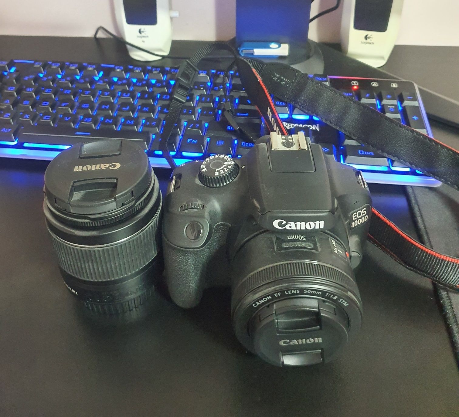 Canon EOS 4000d Obiectiv 18-55mm+Obiectiv 50mm
