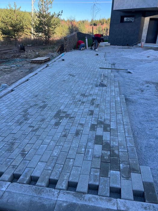 Редене на паваж,тротоарни плочи и бордюри