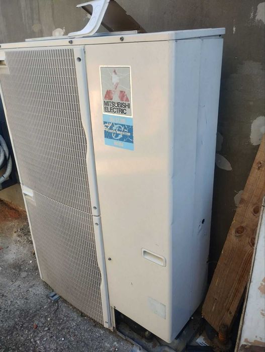 Продавам външно тяло на  термопомпа