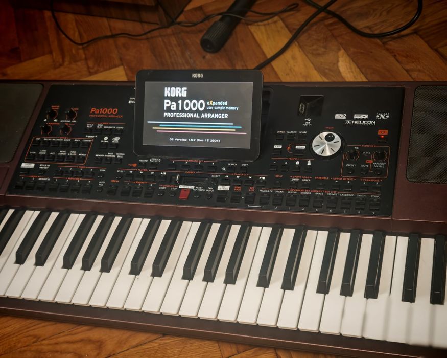 Vând Korg Pa1000