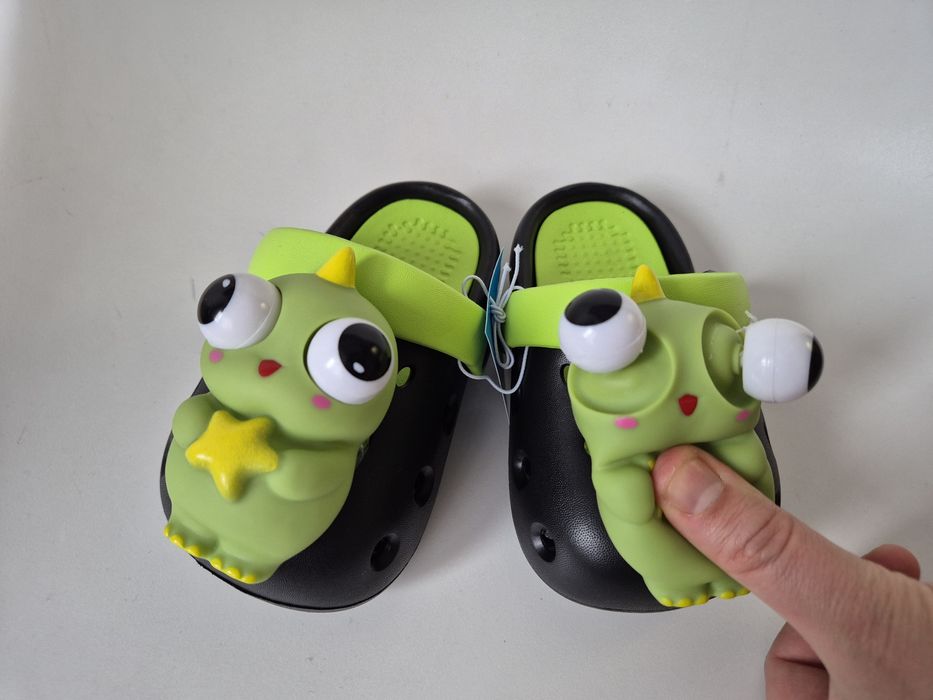 Papuci crocs copii cu jucărie