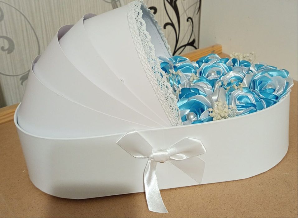 Подарък за всеки повод от сатенени рози