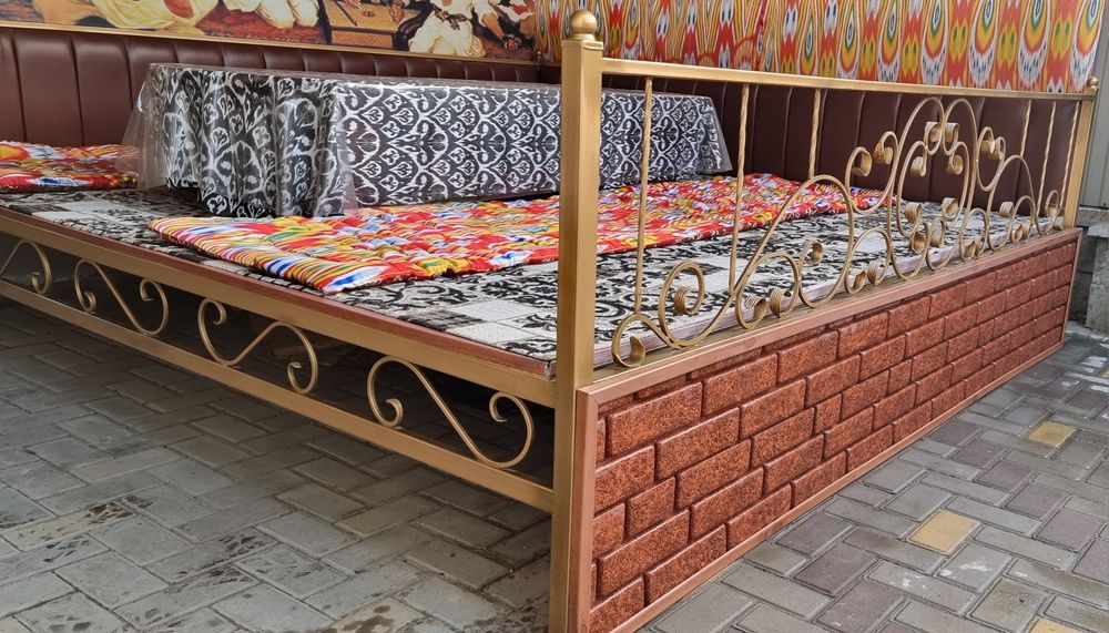 Тапчан вместе с ковром