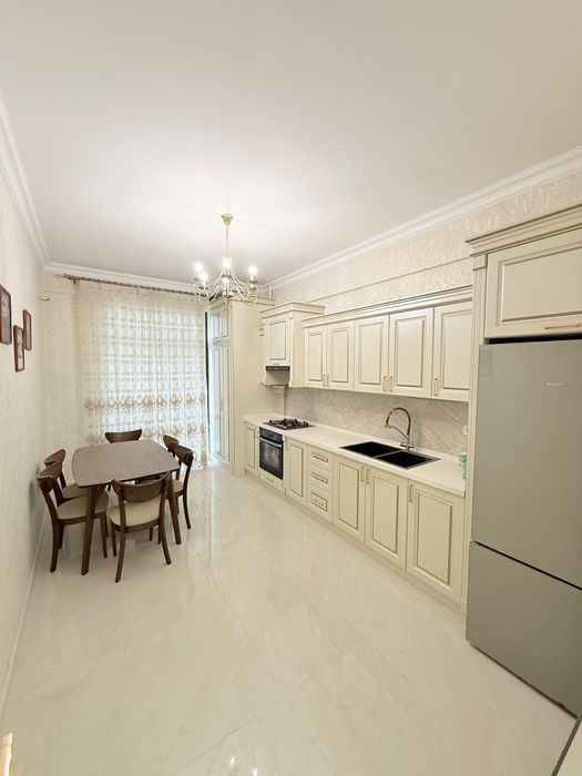 Циолковский кўчада 3 хонали 110 кв м квартира сотилади